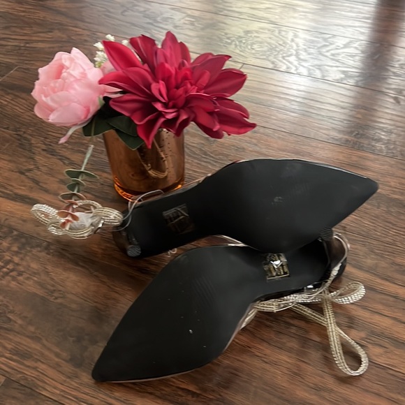 NWT fashion nova sparkle and shine embellished clear pumps black size 8 - Picture 6 of 7